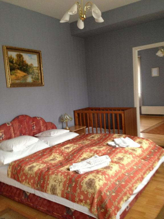 Hotel Arany Trofea Eger Rum bild