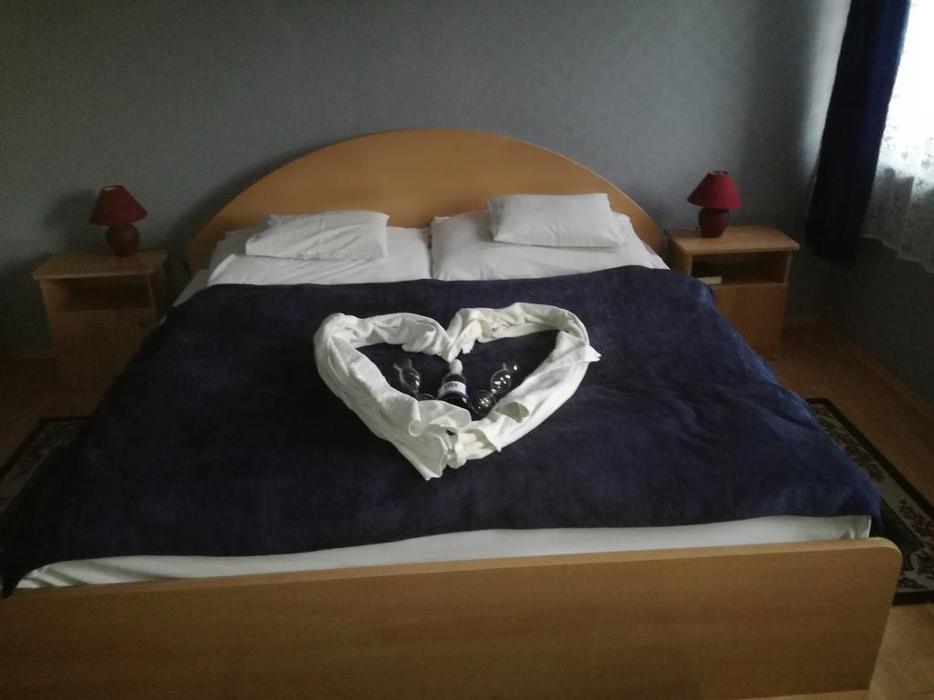 Hotel Arany Trofea Eger Exteriör bild