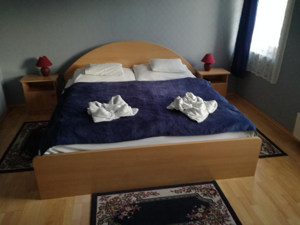 Hotel Arany Trofea Eger Exteriör bild