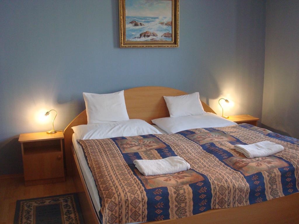 Hotel Arany Trofea Eger Exteriör bild