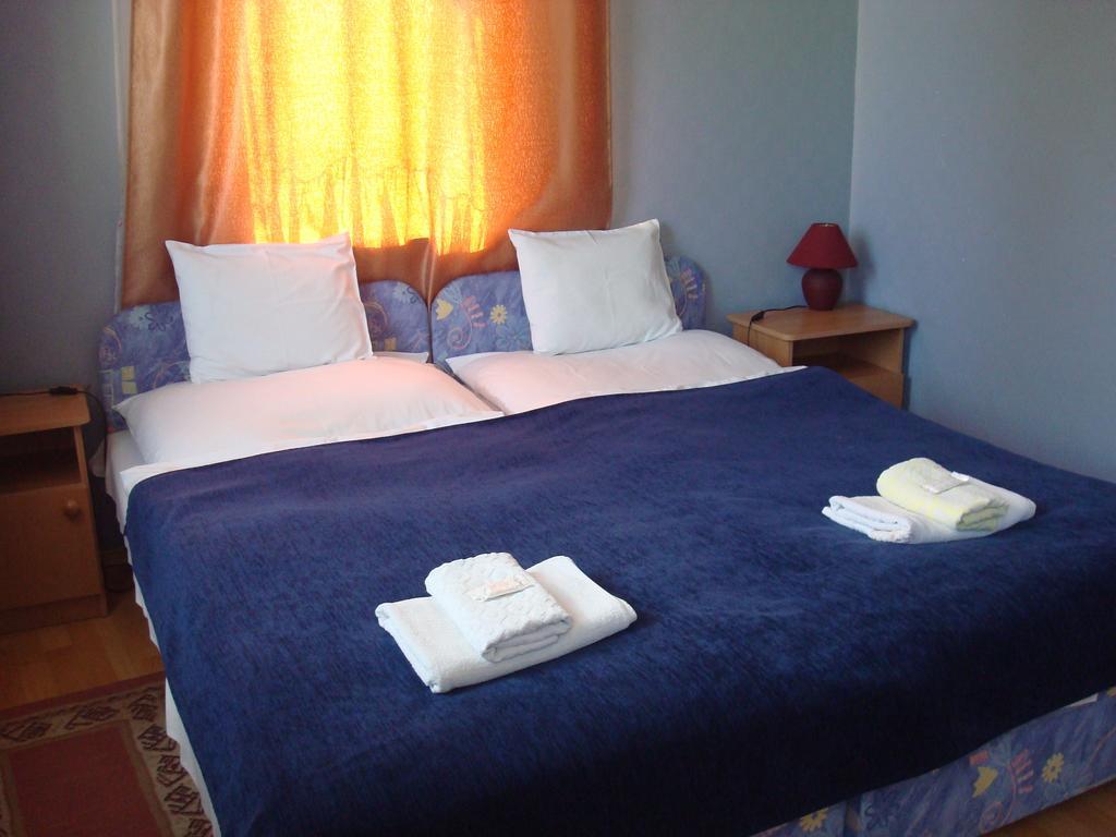 Hotel Arany Trofea Eger Rum bild
