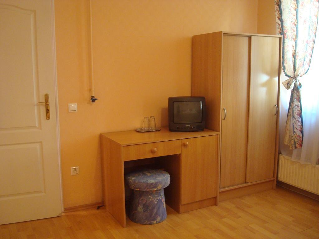 Hotel Arany Trofea Eger Exteriör bild